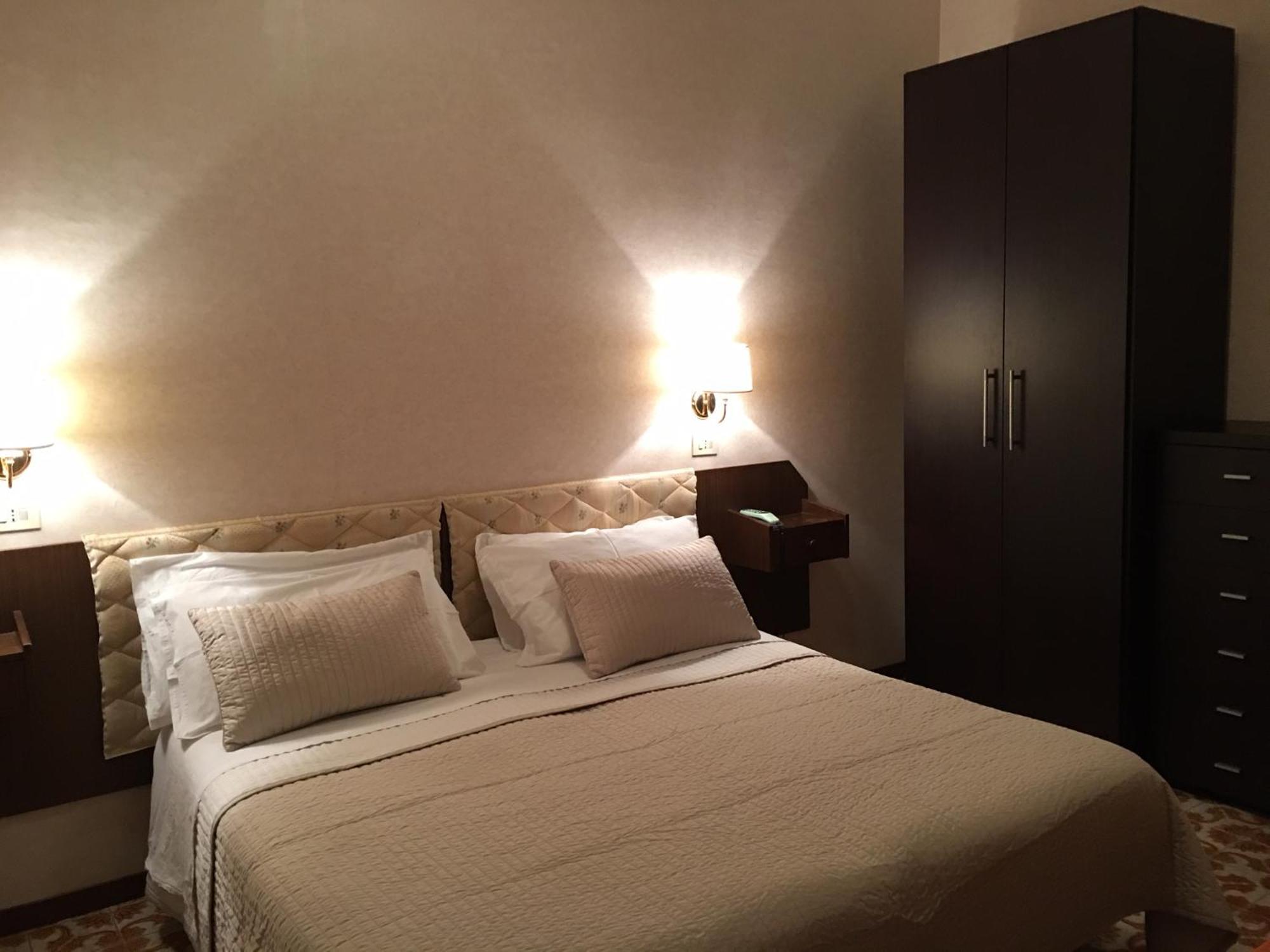 Hotel Delle Ortensie 퓨기 외부 사진